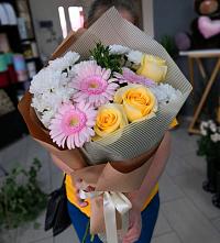 Букет цветов из:  Герберы, Розы и Хризантемы в Бородино