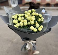 Букет Белые кустовые розы Солинеро в Бородино