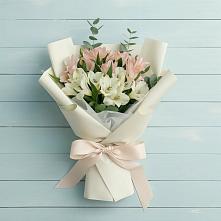 Букет цветов из:  Альстромерии в Бородино