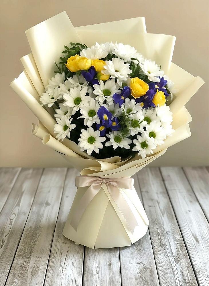 Букет цветов из: Ирисы, Хризантемы и Розы в Бородино