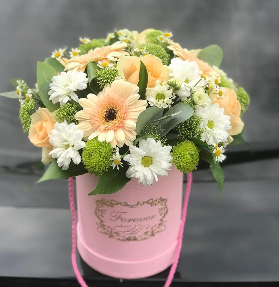 Цветочная композиция из Розы, Герберы и Хризантемы в шляпной коробке в Бородино