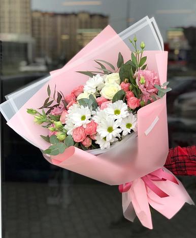 Букет цветов из: Розы, Лизиантусы и Хризантемы в Бородино